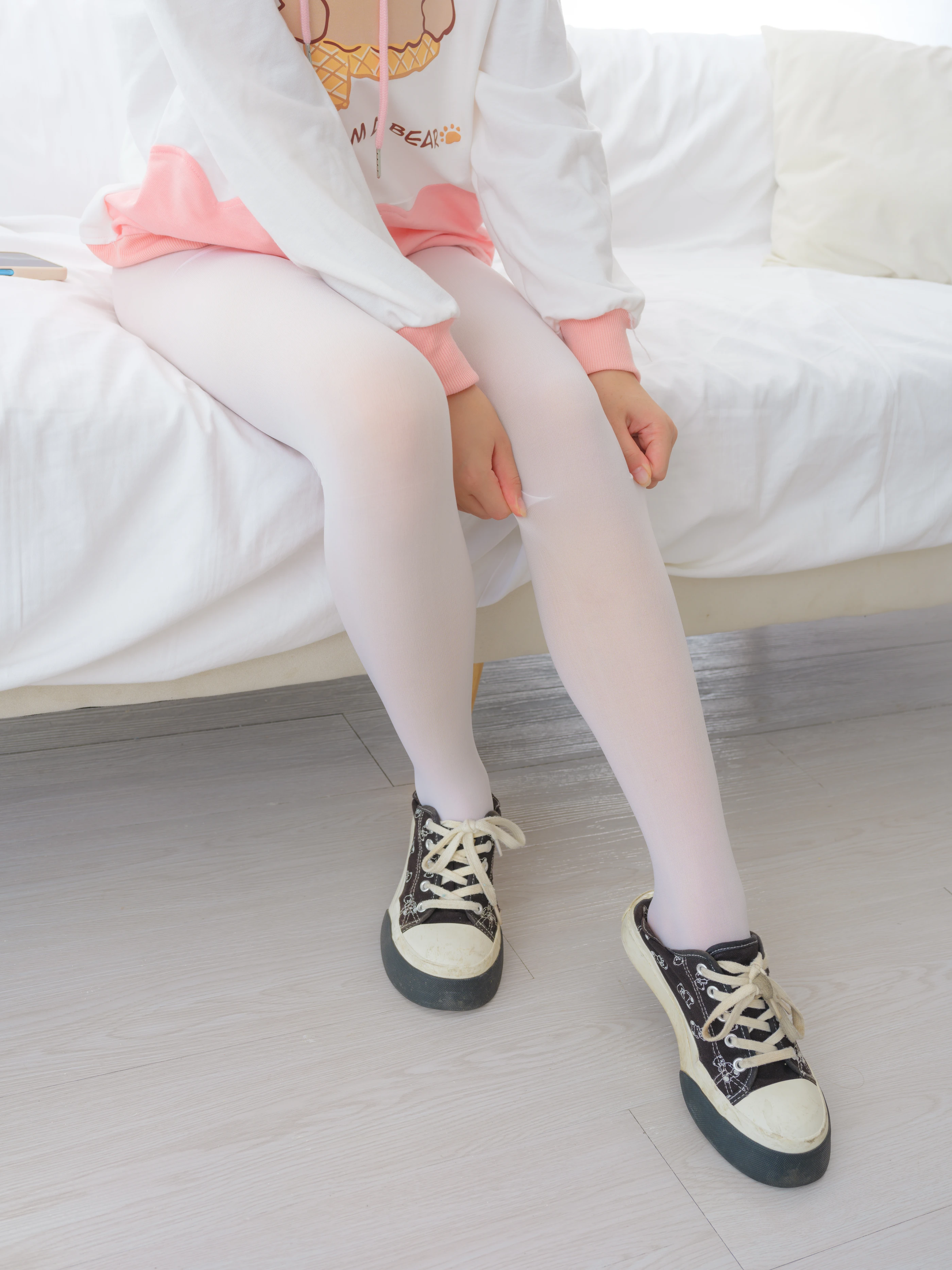 森萝财团 内部 雨云 12E [144P 1V] 1